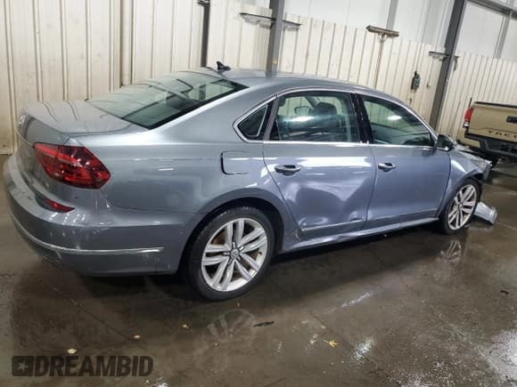 ✅ 2017 Volkswagen Passat SE • VIN: 1VWGT7A3XHC075710 • Lot: 91100665. Listed on Copart with 71,224 mi. Free auction sales archive from the USA and detailed vehicle history report at DreamBid. Image 3.