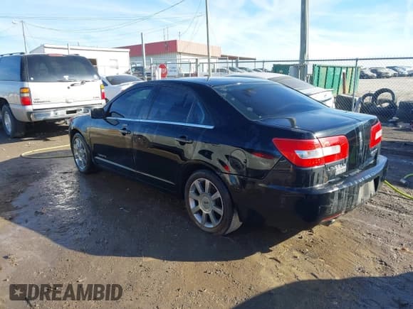 ✅ 2006 Lincoln Zephyr • VIN: 3LNHM261X6R620541 • Lot: 41439132. Wystawiony na IAAI z przebiegiem 240 205 mil. Bezpłatny archiwum sprzedaży aukcyjnych z USA i szczegółowy raport historii pojazdu na DreamBid. Zdjęcie 3.