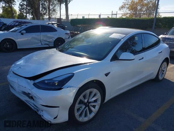 ✅ 2022 Tesla Model 3 Long Range • VIN: 5YJ3E1EB6NF321855 • Lot: 43845061. Wystawiony na IAAI z przebiegiem 40 178 mil. Bezpłatny archiwum sprzedaży aukcyjnych z USA i szczegółowy raport historii pojazdu na DreamBid. Zdjęcie 21.