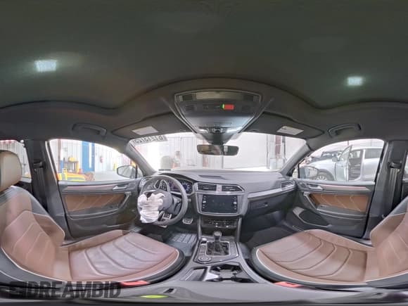 ✅ 2024 Volkswagen Tiguan SEL R-Line • VIN: 3VV4B7AX6RM181018 • Lot: 81213725. Listed on Copart with 10,016 mi. Free auction sales archive from the USA and detailed vehicle history report at DreamBid. Image 16.