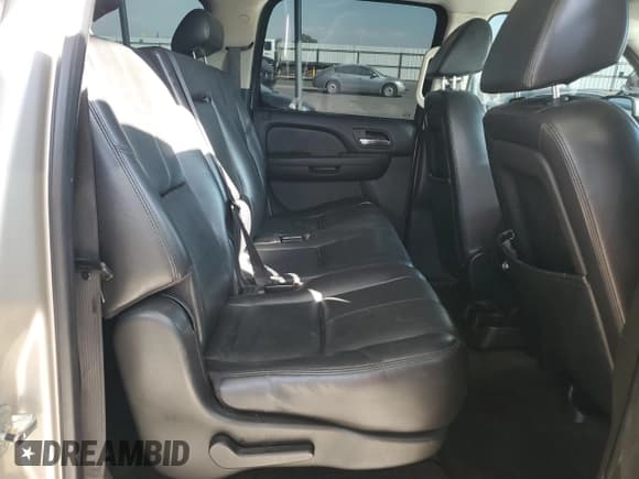 ✅ 2008 Chevrolet Suburban Commercial • VIN: 1GNFC16008R102380 • Lot: 74749604. Wystawiony na Copart z przebiegiem 170 711 mil. Bezpłatny archiwum sprzedaży aukcyjnych z USA i szczegółowy raport historii pojazdu na DreamBid. Zdjęcie 11.