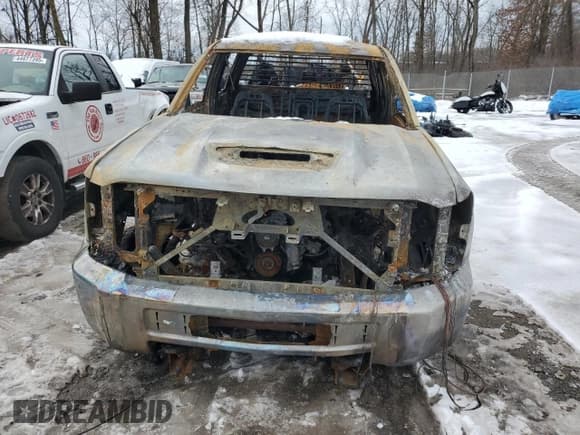 ✅ 2017 Chevrolet Silverado 2500HD Work Truck • VIN: 1GC1KUEY4HF195632 • Lot: 44781235. Wystawiony na Copart z przebiegiem Nie podano. Bezpłatny archiwum sprzedaży aukcyjnych z USA i szczegółowy raport historii pojazdu na DreamBid. Zdjęcie 5.