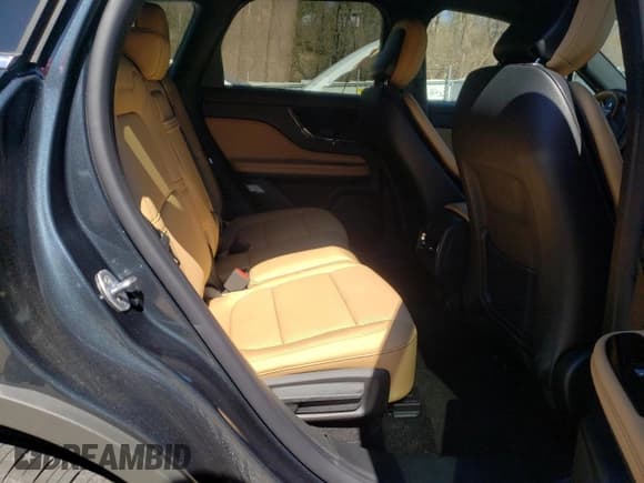 ✅ 2022 Lincoln Corsair Reserve • VIN: 5LMCJ2D97NUL32220 • Lot: 45525883. Wystawiony na Copart z przebiegiem 563 mil. Bezpłatny archiwum sprzedaży aukcyjnych z USA i szczegółowy raport historii pojazdu na DreamBid. Zdjęcie 10.