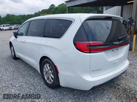 ✅ 2024 Chrysler Pacifica Touring L • VIN: 2C4RC1BG6RR116594 • Лот: 42118613. Опубликован ранее на IAAI с пробегом 47 232 миль. Бесплатный доступ к архиву аукционных продаж из США и подробный отчёт об истории автомобиля на DreamBid. Изображение 3.