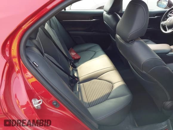 ✅ 2019 Toyota Camry LE • VIN: 4T1B11HK4KU174596 • Lot: 42891313. Wystawiony na IAAI z przebiegiem 36 807 mil. Bezpłatny archiwum sprzedaży aukcyjnych z USA i szczegółowy raport historii pojazdu na DreamBid. Zdjęcie 8.