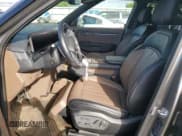 ✅ 2024 Kia EV9 GT-Line • VIN: KNDAEFS53R6039211 • Lot: 60241055. Wystawiony na Copart z przebiegiem 10 004 mil. Bezpłatny archiwum sprzedaży aukcyjnych z USA i szczegółowy raport historii pojazdu na DreamBid. Zdjęcie 7.