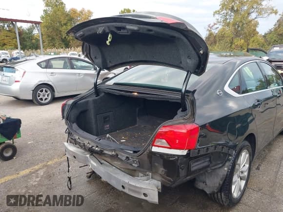 ✅ 2018 Chevrolet Impala LT • VIN: 2G1105SA0J9102566 • Lot: 43522667. Wystawiony na IAAI z przebiegiem 71 564 mil. Bezpłatny archiwum sprzedaży aukcyjnych z USA i szczegółowy raport historii pojazdu na DreamBid. Zdjęcie 20.