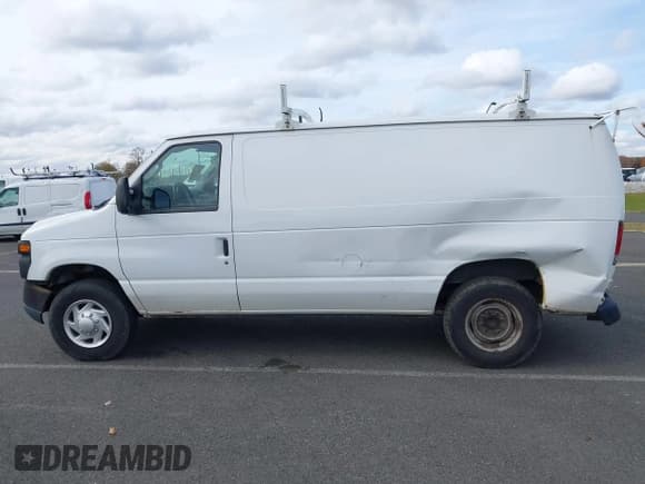 ✅ 2013 Ford Econoline Cargo Commercial • VIN: 1FTNE1EW8DDB12120 • Lot: 43449073. Wystawiony na IAAI z przebiegiem 185 735 mil. Bezpłatny archiwum sprzedaży aukcyjnych z USA i szczegółowy raport historii pojazdu na DreamBid. Zdjęcie 14.