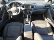 ✅ 2019 Hyundai Ioniq • VIN: KMHC65LD7KU136186 • Lot: 41999055. Wystawiony na Copart z przebiegiem 83 656 mil. Bezpłatny archiwum sprzedaży aukcyjnych z USA i szczegółowy raport historii pojazdu na DreamBid. Zdjęcie 8.