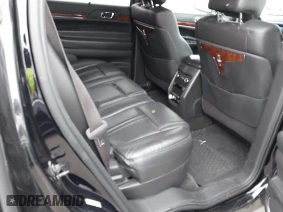 ✅ 2018 Lincoln MKT • VIN: 2LMHJ5NK1JBL01805 • Lot: 42876429. Wystawiony na IAAI z przebiegiem 337 120 mil. Bezpłatny archiwum sprzedaży aukcyjnych z USA i szczegółowy raport historii pojazdu na DreamBid. Zdjęcie 8.