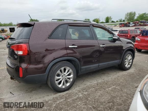 ✅ 2014 Kia Sorento EX • VIN: 5XYKU4A79EG528072 • Lot: 55526525. Wystawiony na Copart z przebiegiem Nie podano. Bezpłatny archiwum sprzedaży aukcyjnych z USA i szczegółowy raport historii pojazdu na DreamBid. Zdjęcie 3.