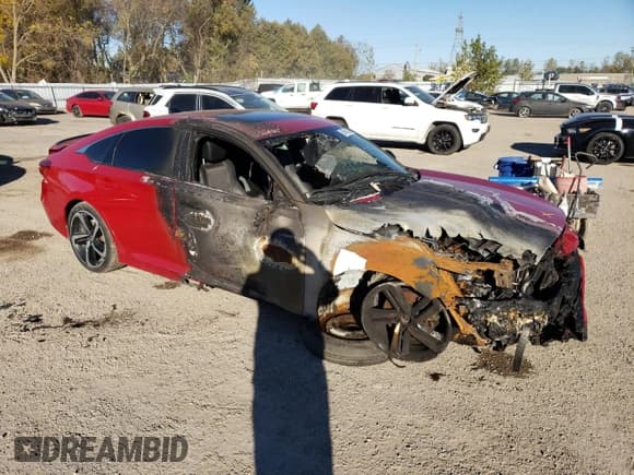 ✅ 2022 Honda Accord Sport • VIN: 1HGCV1F31NA800525 • Lot: 90410425. Wystawiony na Copart z przebiegiem Nie podano. Bezpłatny archiwum sprzedaży aukcyjnych z USA i szczegółowy raport historii pojazdu na DreamBid. Zdjęcie 4.