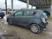 2020 Chevrolet Sonic LT z VIN 1G1JG6SB8L4125352, wystawiony jako Copart lot #51716304 z przebiegiem 38 875 mil mil oraz Szkoda całkowita • Salvage title. Historia ofert i sprzedaży dostępna na DreamBid. Obrazek 2.
