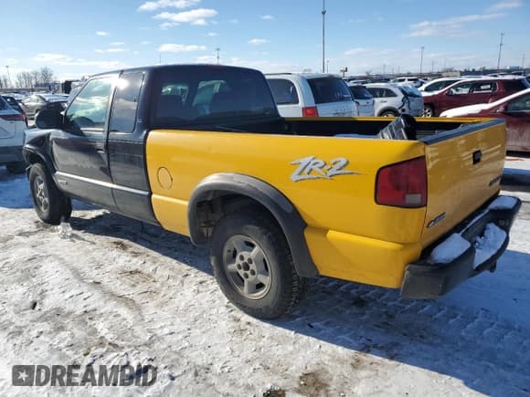 ✅ 2002 Chevrolet S-10 LS • VIN: 1GCDT19WX28158890 • Лот: 45664955. Опубликован ранее на Copart с пробегом 133 634 миль. Бесплатный доступ к архиву аукционных продаж из США и подробный отчёт об истории автомобиля на DreamBid. Изображение 2.