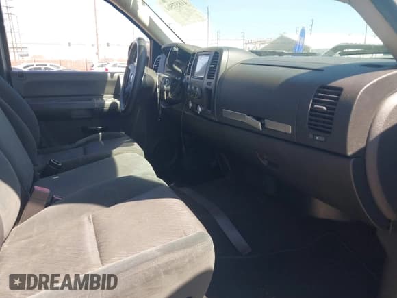 ✅ 2009 Chevrolet Silverado 1500 • VIN: 2GCEC290691114694 • Lot: 41857504. Wystawiony na IAAI z przebiegiem 188 705 mil. Bezpłatny archiwum sprzedaży aukcyjnych z USA i szczegółowy raport historii pojazdu na DreamBid. Zdjęcie 5.