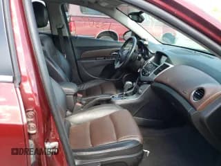 ✅ 2015 Chevrolet Cruze LTZ • VIN: 1G1PG5SB6F7153156 • Lot: 57356042. Wystawiony na Copart z przebiegiem 133 099 mil. Bezpłatny archiwum sprzedaży aukcyjnych z USA i szczegółowy raport historii pojazdu na DreamBid. Zdjęcie 5.