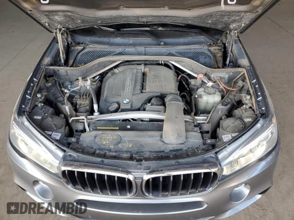 ✅ 2018 BMW X5 sDrive35i • VIN: 5UXKR2C57J0Z14683 • Lot: 89893955. Listed on Copart with 83,020 mi. Free auction sales archive from the USA and detailed vehicle history report at DreamBid. Image 12.