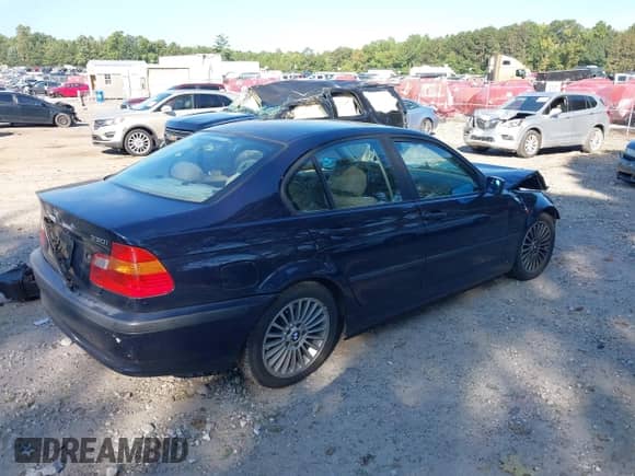2002 BMW 3 Series 330i z VIN WBAEV53442KM18276, wystawiony jako IAAI lot #43183391 z przebiegiem 209 510 mil mil oraz . Historia ofert i sprzedaży dostępna na DreamBid. Obrazek 4.
