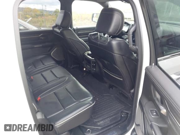 ✅ 2019 Ram 1500 Limited • VIN: 1C6SRFHT6KN765095 • Lot: 43543782. Listed on IAAI with 67,527 mi. Free auction sales archive from the USA and detailed vehicle history report at DreamBid. Image 8.