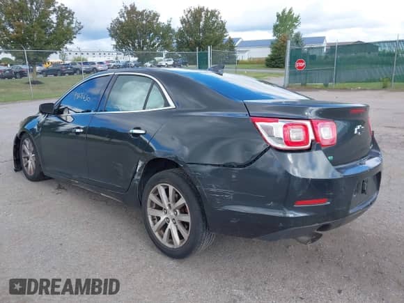 2016 Chevrolet Malibu LTZ z VIN 1G11E5SA4GU105094, wystawiony jako IAAI lot #43108630 z przebiegiem 105 242 mil mil oraz . Historia ofert i sprzedaży dostępna na DreamBid. Obrazek 3.