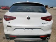 ✅ 2018 Alfa Romeo Stelvio Ti • VIN: ZASFAKBN9J7B76119 • Lot: 57580225. Wystawiony na Copart z przebiegiem 111 851 mil. Bezpłatny archiwum sprzedaży aukcyjnych z USA i szczegółowy raport historii pojazdu na DreamBid. Zdjęcie 6.