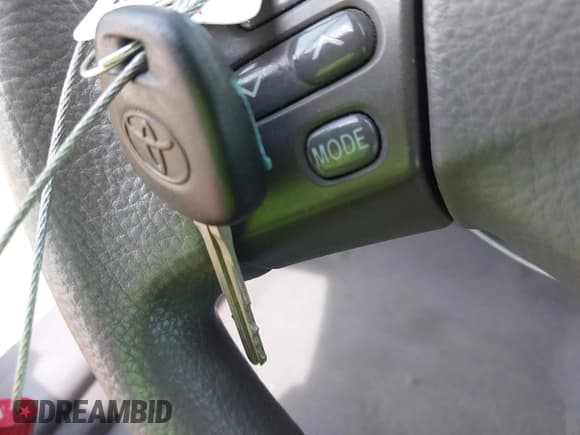 ✅ 2005 Toyota Solara SE • VIN: 4T1CE38P55U957530 • Lot: 42966501. Wystawiony na IAAI z przebiegiem 137 047 mil. Bezpłatny archiwum sprzedaży aukcyjnych z USA i szczegółowy raport historii pojazdu na DreamBid. Zdjęcie 11.