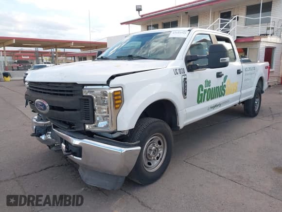 ✅ 2019 Ford F-350 Platinum • VIN: 1FT7W3B60KEC08112 • Lot: 43103566. Listed on IAAI with 77,679 mi. Free auction sales archive from the USA and detailed vehicle history report at DreamBid. Image 17.