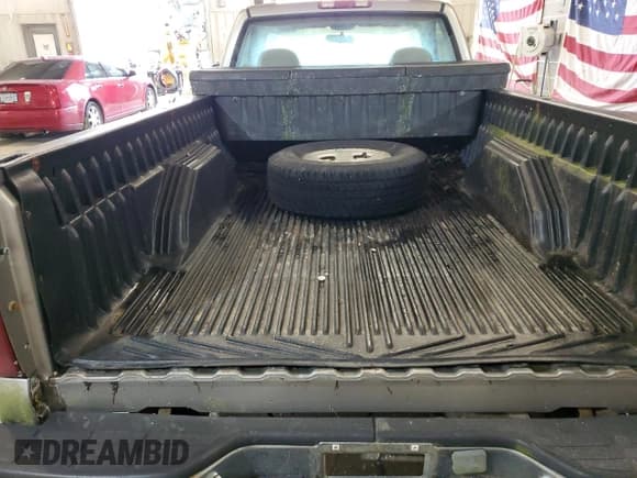 ✅ 1999 Chevrolet Silverado 1500 • VIN: 1GCEK14T8XE187754 • Лот: 41957695. Опубликован ранее на Copart с пробегом 224 945 миль. Бесплатный доступ к архиву аукционных продаж из США и подробный отчёт об истории автомобиля на DreamBid. Изображение 10.