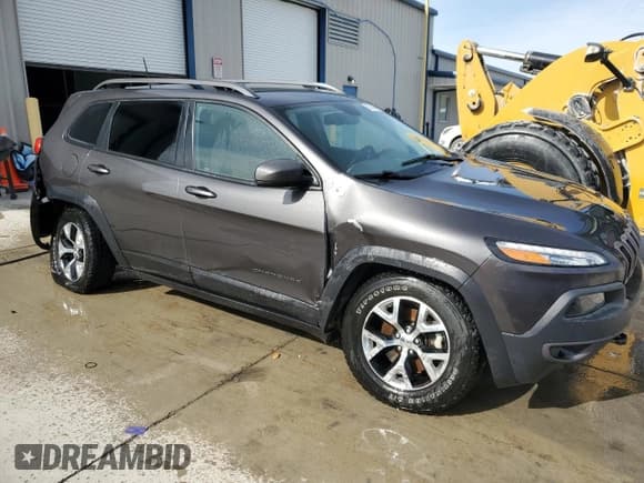 ✅ 2017 Jeep Cherokee Trailhawk L Plus • VIN: 1C4PJMBS0HW602472 • Лот: 87439865. Опубликован ранее на Copart с пробегом 103 605 миль. Бесплатный доступ к архиву аукционных продаж из США и подробный отчёт об истории автомобиля на DreamBid. Изображение 4.