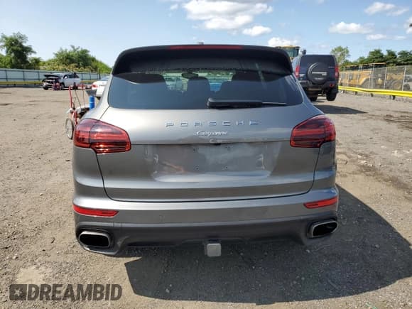✅ 2016 Porsche Cayenne • VIN: WP1AA2A26GKA10297 • Lot: 70639895. Wystawiony na Copart z przebiegiem 32 763 mil. Bezpłatny archiwum sprzedaży aukcyjnych z USA i szczegółowy raport historii pojazdu na DreamBid. Zdjęcie 6.