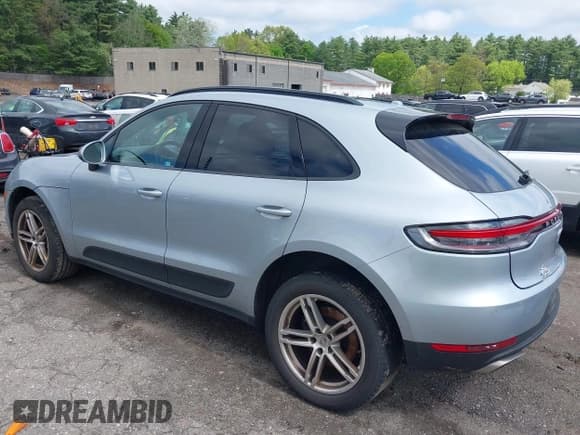 ✅ 2021 Porsche Macan • VIN: WP1AA2A55MLB14277 • Lot: 42278230. Wystawiony na IAAI z przebiegiem 62 086 mil. Bezpłatny archiwum sprzedaży aukcyjnych z USA i szczegółowy raport historii pojazdu na DreamBid. Zdjęcie 15.