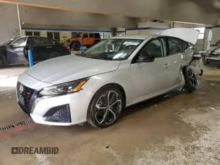 ✅ 2024 Nissan Altima SR • VIN: 1N4BL4CV3RN352929 • Лот: 92006285. Опубликован ранее на Copart с пробегом 31 961 миль. Бесплатный доступ к архиву аукционных продаж из США и подробный отчёт об истории автомобиля на DreamBid. Изображение 1.