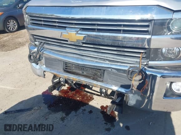 ✅ 2017 Chevrolet Silverado 2500HD LT • VIN: 1GC1KVEY7HF169306 • Lot: 41984377. Wystawiony na IAAI z przebiegiem 198 184 mil. Bezpłatny archiwum sprzedaży aukcyjnych z USA i szczegółowy raport historii pojazdu na DreamBid. Zdjęcie 6.