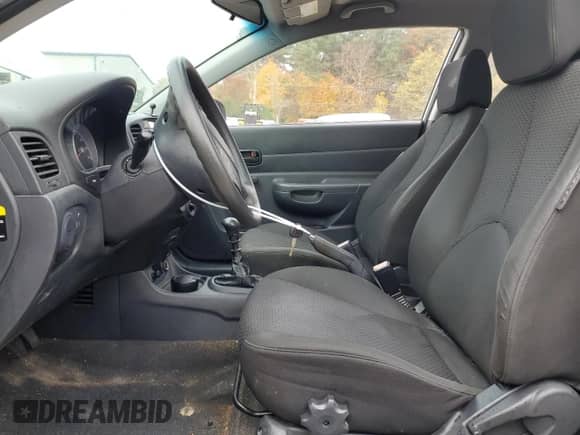 2010 Hyundai Accent GS z VIN KMHCM3AC8AU182418, wystawiony jako Copart lot #77564514 z przebiegiem 148 764 mil mil oraz Czysty tytuł • Clean title. Historia ofert i sprzedaży dostępna na DreamBid. Obrazek 7.