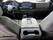 ✅ 2022 Chevrolet Silverado 1500 LT Trail Boss • VIN: 3GCUDFED0NG636764 • Lot: 81686025. Wystawiony na Copart z przebiegiem 39 839 mil. Bezpłatny archiwum sprzedaży aukcyjnych z USA i szczegółowy raport historii pojazdu na DreamBid. Zdjęcie 8.