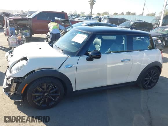 2017 MINI Hardtop Cooper S with VIN WMWXP7C57H3B93462, listed as a IAAI auction lot 43517920 with 56,050 mi miles and . Bid and sale history available at DreamBid. Image 15.