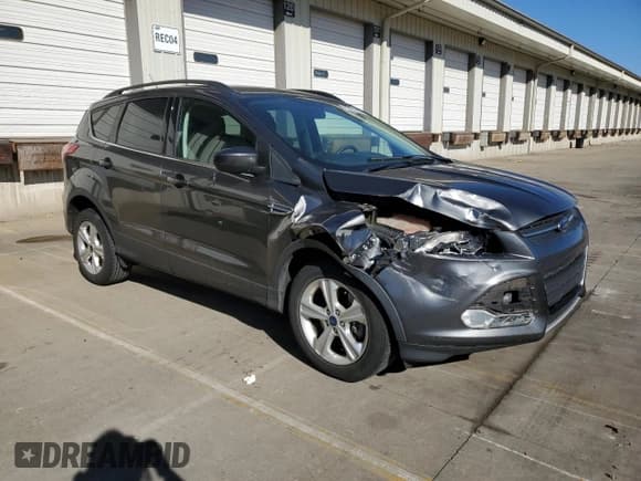 ✅ 2015 Ford Escape SE • VIN: 1FMCU0G98FUB75034 • Лот: 92428955. Опубликован ранее на Copart с пробегом 113 330 миль. Бесплатный доступ к архиву аукционных продаж из США и подробный отчёт об истории автомобиля на DreamBid. Изображение 4.