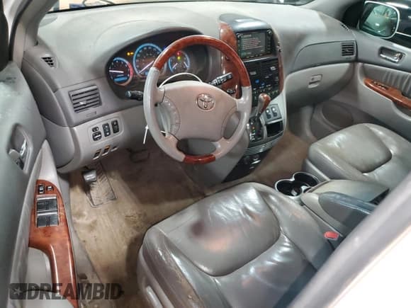 ✅ 2005 Toyota Sienna XLE • VIN: 5TDBA22C25S031229 • Lot: 56173815. Listed on Copart with 251,285 mi. Free auction sales archive from the USA and detailed vehicle history report at DreamBid. Image 8.