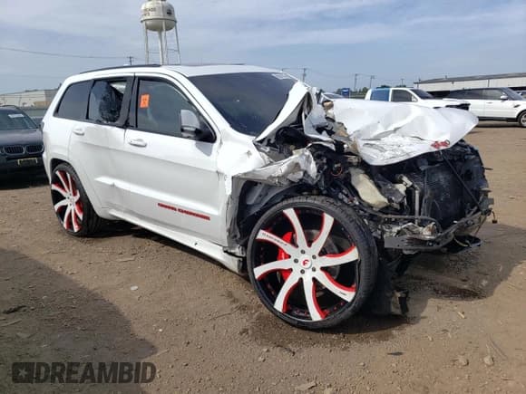 ✅ 2018 Jeep Grand Cherokee SRT • VIN: 1C4RJFDJ1JC276844 • Lot: 65831025. Wystawiony na Copart z przebiegiem Nie podano. Bezpłatny archiwum sprzedaży aukcyjnych z USA i szczegółowy raport historii pojazdu na DreamBid. Zdjęcie 4.