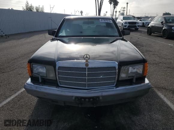 ✅ 1988 Mercedes-Benz 560 • VIN: WDBCA39D4JA397286 • Lot: 67397615. Wystawiony na Copart z przebiegiem 109 532 mil. Bezpłatny archiwum sprzedaży aukcyjnych z USA i szczegółowy raport historii pojazdu na DreamBid. Zdjęcie 5.
