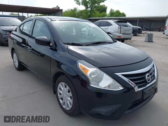 ✅ 2018 Nissan Versa SV • VIN: 3N1CN7AP6JL811148 • Lot: 42656597. Wystawiony na IAAI z przebiegiem 47 250 mil. Bezpłatny archiwum sprzedaży aukcyjnych z USA i szczegółowy raport historii pojazdu na DreamBid. Zdjęcie 1.