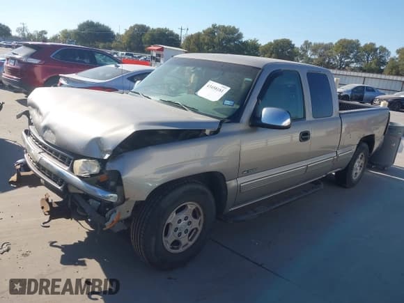 ✅ 2002 Chevrolet Silverado 1500 LS • VIN: 2GCEC19T121370073 • Лот: 43458181. Опубликован ранее на IAAI с пробегом 384 494 миль. Бесплатный доступ к архиву аукционных продаж из США и подробный отчёт об истории автомобиля на DreamBid. Изображение 2.