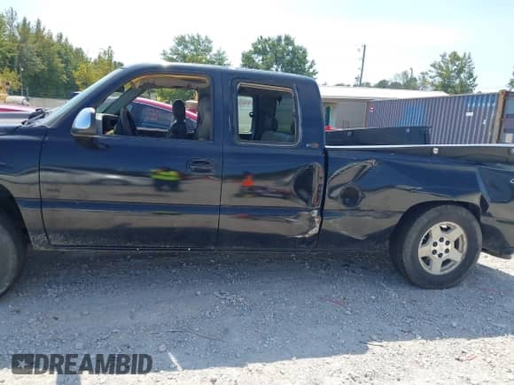 1999 Chevrolet Silverado 1500 LS z VIN 2GCEK19TXX1209019, wystawiony jako IAAI lot #43216391 z przebiegiem Nie podano mil oraz . Historia ofert i sprzedaży dostępna na DreamBid. Obrazek 14.