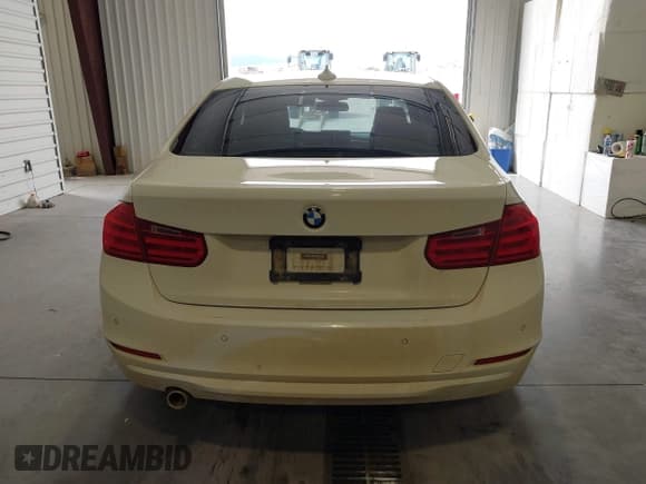 ✅ 2014 BMW 3 Series 328d • VIN: WBA3D3C55EF099345 • Лот: 43224041. Опубликован ранее на IAAI с пробегом 175 094 миль. Бесплатный доступ к архиву аукционных продаж из США и подробный отчёт об истории автомобиля на DreamBid. Изображение 16.