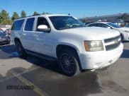 ✅ 2011 Chevrolet Suburban LT • VIN: 1GNSKJE30BR208994 • Lot: 43551916. Wystawiony na IAAI z przebiegiem 239 030 mil. Bezpłatny archiwum sprzedaży aukcyjnych z USA i szczegółowy raport historii pojazdu na DreamBid. Zdjęcie 1.