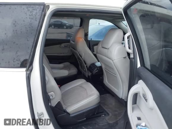 ✅ 2011 Chevrolet Traverse LTZ • VIN: 1GNKVLED1BJ114844 • Lot: 43713813. Wystawiony na IAAI z przebiegiem 131 565 mil. Bezpłatny archiwum sprzedaży aukcyjnych z USA i szczegółowy raport historii pojazdu na DreamBid. Zdjęcie 8.