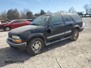 1998 Chevrolet Blazer LT z VIN 1GNDT13W6W2289906, wystawiony jako Copart lot #45766225 z przebiegiem 128 499 mil mil oraz Czysty tytuł • Clean title. Historia ofert i sprzedaży dostępna na DreamBid. Obrazek 1.