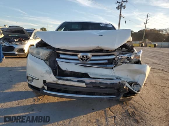 ✅ 2012 Toyota Highlander Limited • VIN: 5TDDK3EH5CS128909 • Lot: 91604395. Listed on Copart with 217,534 mi. Free auction sales archive from the USA and detailed vehicle history report at DreamBid. Image 5.