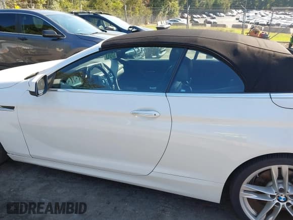 ✅ 2012 BMW 6 Series 650i • VIN: WBALZ3C54CDL72804 • Lot: 43263041. Wystawiony na IAAI z przebiegiem 78 255 mil. Bezpłatny archiwum sprzedaży aukcyjnych z USA i szczegółowy raport historii pojazdu na DreamBid. Zdjęcie 14.