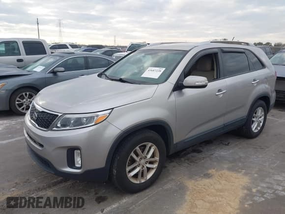 ✅ 2015 Kia Sorento LX • VIN: 5XYKT3A69FG568691 • Lot: 43687228. Listed on IAAI with 166,434 mi. Free auction sales archive from the USA and detailed vehicle history report at DreamBid. Image 2.